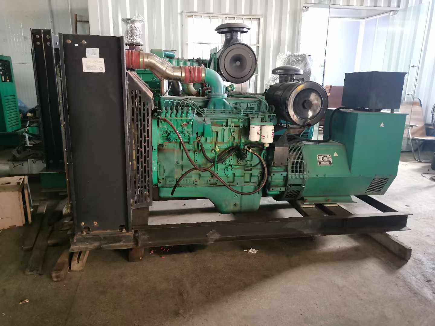 曲水发电机租赁如何确定电缆的承载电流是否在安全范围内？