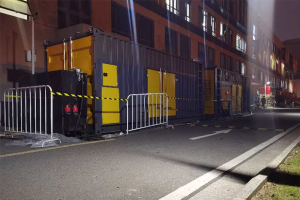 曲水柴油发电机组的输出电压是如何调节的？